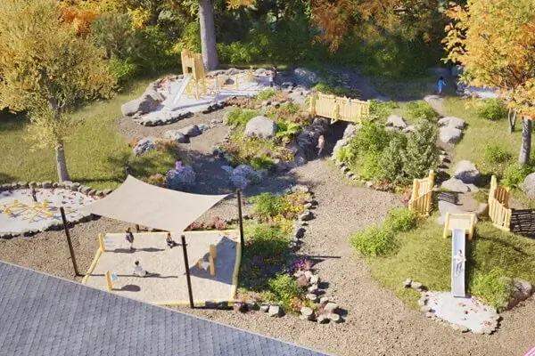 Vogelperspektive auf einen naturnah gestalteten KiTa-Garten mit Hügeln und Büschen, Steinen und Kiespfaden. dazwischen eingestreut Robinienspielgeräte von Spielturm über Klettergerüst zu Sandkasten mit Sonnensegel. Im Hintergrund Laubhecke und hohe Laubbäume in herbstlichem Laub